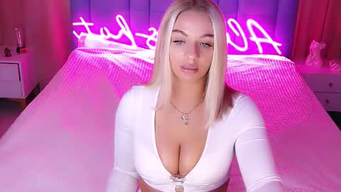 AlwaysHot online show from 11.10.25