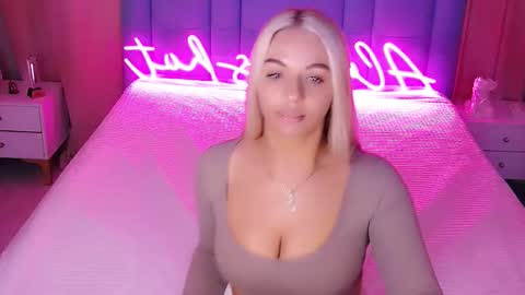 AlwaysHot online show from 11.30.25