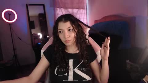 Snapshot of ally_donfort chatting on 02.11.25 Ally online show from 02.11.25