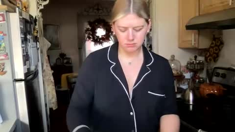 allyanalangel online show from 10.28.25