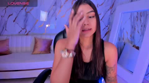 Snapshot of allyjensen chatting on 02.04.25 Alisson online show from 02.04.25