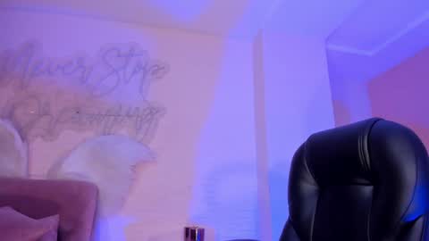 Snapshot of allyjensen chatting on 02.06.25 Alisson online show from 02.06.25