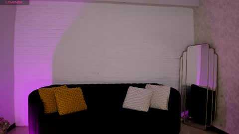 Snapshot of allyjensen chatting on 10.09.25 Alisson online show from 10.09.25