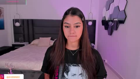 Snapshot of allyjensen chatting on 10.13.25 Alisson online show from 10.13.25