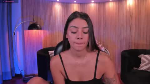 Snapshot of allyjensen chatting on 11.12.25 Alisson online show from 11.12.25