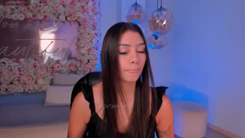 Snapshot of allyjensen chatting on 11.22.25 Alisson online show from 11.22.25