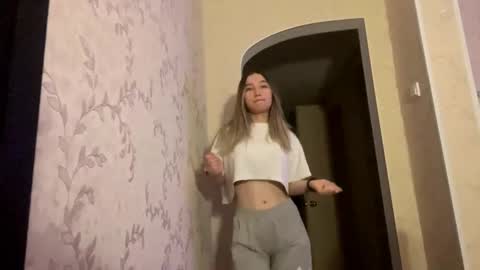 Snapshot of allynmckinnell chatting on 02.11.26 Trisha online show from 02.11.26