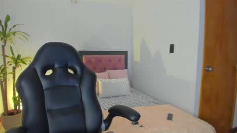 Kelly  online show from 09.22.25