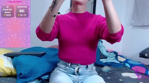 Snapshot of allysonstonne chatting on 10.19.25 Allysonstonnes online show from 10.19.25