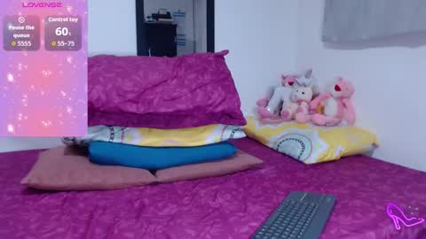 Snapshot of allysonstonne chatting on 11.05.25 Allysonstonnes online show from 11.05.25