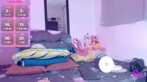 Snapshot of allysonstonne chatting on 11.18.25 Allysonstonnes online show from 11.18.25