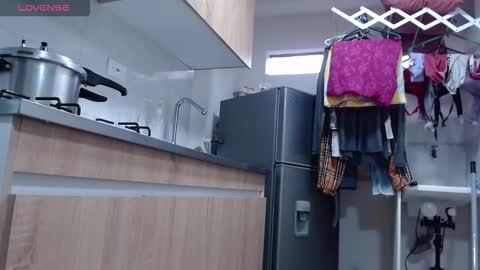 Snapshot of allysonstonne chatting on 12.02.25 Allysonstonnes online show from 12.02.25