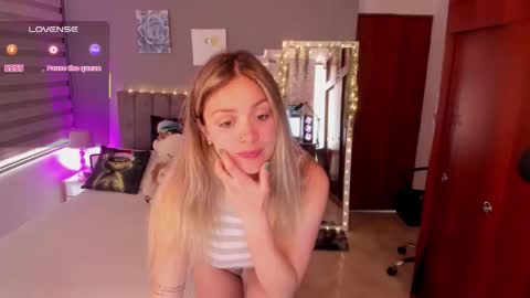 Snapshot of allysonsweett chatting on 11.28.25 ANNA online show from 11.28.25