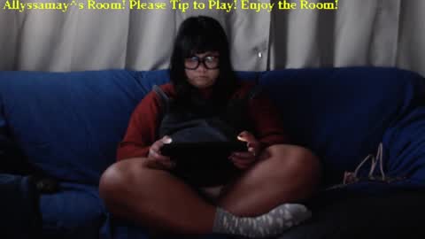 Snapshot of allyssamay chatting on 12.28.24 Allyssamay online show from 12.28.24