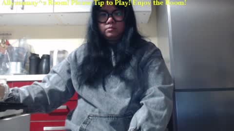 Snapshot of allyssamay chatting on 02.24.25 Allyssamay online show from 02.24.25