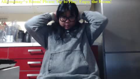 Snapshot of allyssamay chatting on 02.24.25 Allyssamay online show from 02.24.25