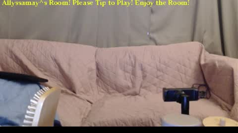 Allyssamay online show from 11.23.25