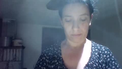 Snapshot of alma_amy chatting on 11.10.25 Alma online show from 11.10.25