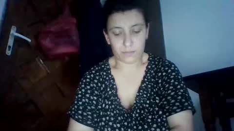 Snapshot of alma_amy chatting on 12.19.25 Alma online show from 12.19.25