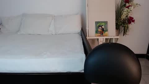 alma_art_ online show from 03.13.26