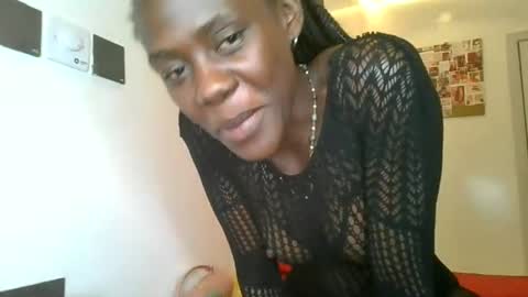 Snapshot of alma_feliz chatting on 06.22.26 alma online show from 06.22.26