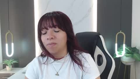 Snapshot of alma_fenix chatting on 01.10.25 ALMA FENIX online show from 01.10.25