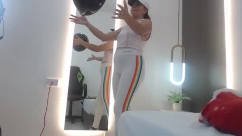 Snapshot of alma_fenix chatting on 01.21.25 ALMA FENIX online show from 01.21.25