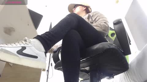 Snapshot of alma_fenix chatting on 02.08.25 ALMA FENIX online show from 02.08.25