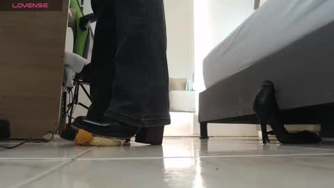 Snapshot of alma_fenix chatting on 02.10.25 ALMA FENIX online show from 02.10.25