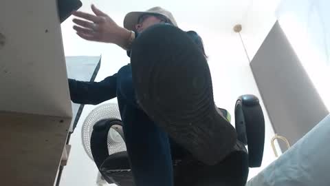 Snapshot of alma_fenix chatting on 02.13.25 ALMA FENIX online show from 02.13.25