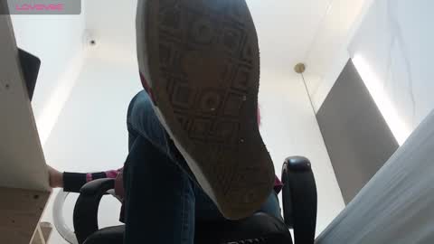 Snapshot of alma_fenix chatting on 02.15.25 ALMA FENIX online show from 02.15.25