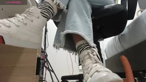 Snapshot of alma_fenix chatting on 02.21.25 ALMA FENIX online show from 02.21.25