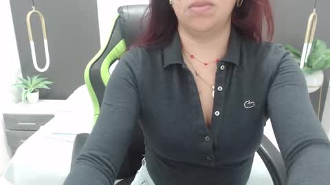 Snapshot of alma_fenix chatting on 02.22.25 ALMA FENIX online show from 02.22.25