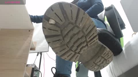 Snapshot of alma_fenix chatting on 03.03.25 ALMA FENIX online show from 03.03.25