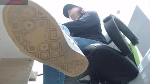 Snapshot of alma_fenix chatting on 03.04.25 ALMA FENIX online show from 03.04.25