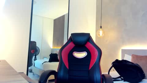 Snapshot of alma_fenix chatting on 10.09.25 ALMA FENIX online show from 10.09.25