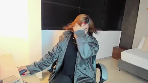 Snapshot of alma_fenix chatting on 10.13.25 ALMA FENIX online show from 10.13.25