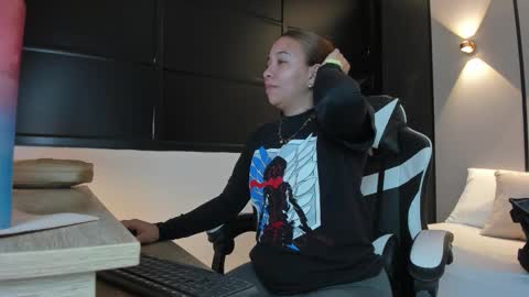 Snapshot of alma_fenix chatting on 10.15.25 ALMA FENIX online show from 10.15.25