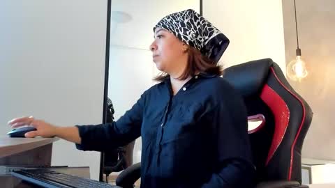 Snapshot of alma_fenix chatting on 11.03.25 ALMA FENIX online show from 11.03.25