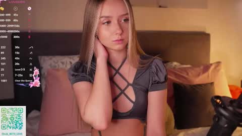 Lia online show from 11.22.25