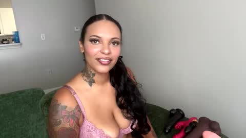 alongcamelexy online show from 10.14.25