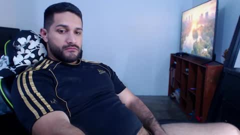 Snapshot of alonxoo chatting on 01.18.25 alonxoo online show from 01.18.25