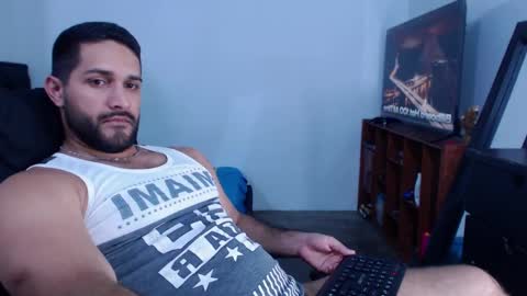 Snapshot of alonxoo chatting on 01.25.25 alonxoo online show from 01.25.25