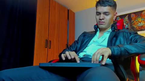 Snapshot of alpha_dominus_ chatting on 09.17.25 alpha_dominus_ online show from 09.17.25