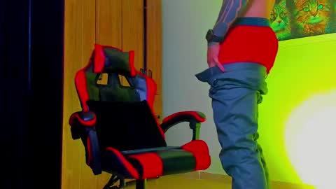 Snapshot of alpha_dominus_ chatting on 09.24.25 alpha_dominus_ online show from 09.24.25