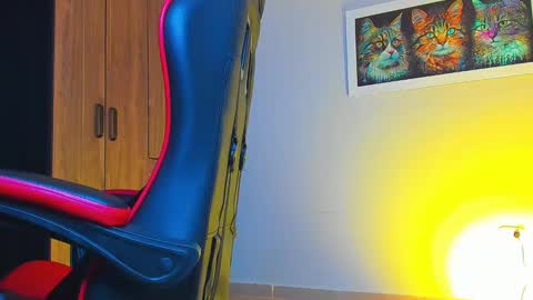 Snapshot of alpha_dominus_ chatting on 10.02.25 alpha_dominus_ online show from 10.02.25