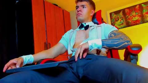 Snapshot of alpha_dominus_ chatting on 10.06.25 alpha_dominus_ online show from 10.06.25