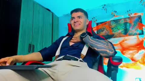 Snapshot of alpha_dominus_ chatting on 10.10.25 alpha_dominus_ online show from 10.10.25