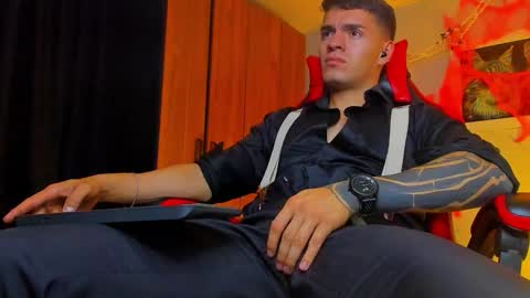 Snapshot of alpha_dominus_ chatting on 10.15.25 alpha_dominus_ online show from 10.15.25