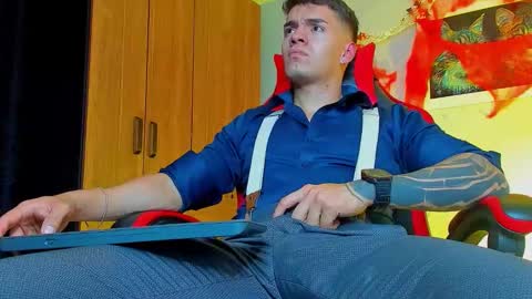 Snapshot of alpha_dominus_ chatting on 10.22.25 alpha_dominus_ online show from 10.22.25